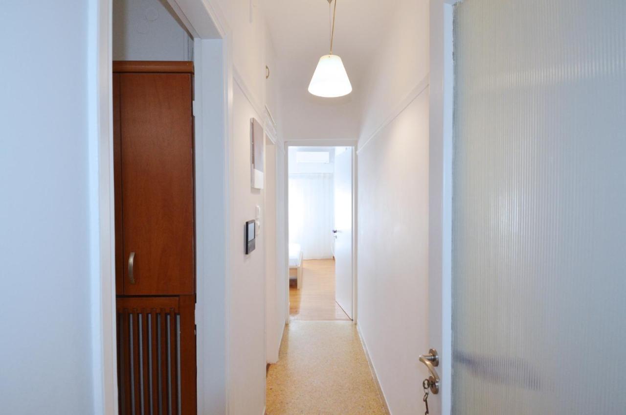 Apartment In The Heart Of Athens Next To Metro Exterior photo