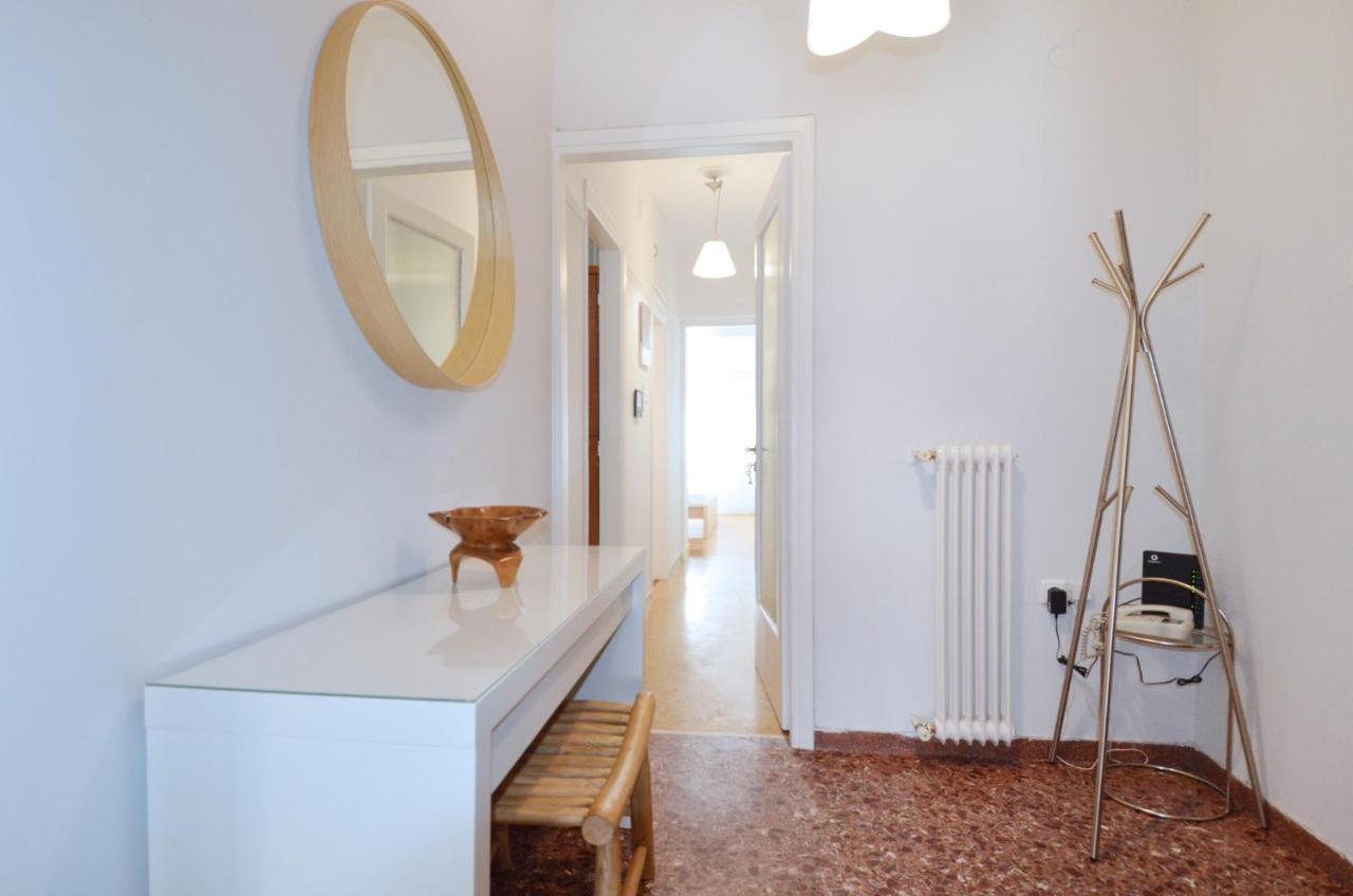 Apartment In The Heart Of Athens Next To Metro Exterior photo